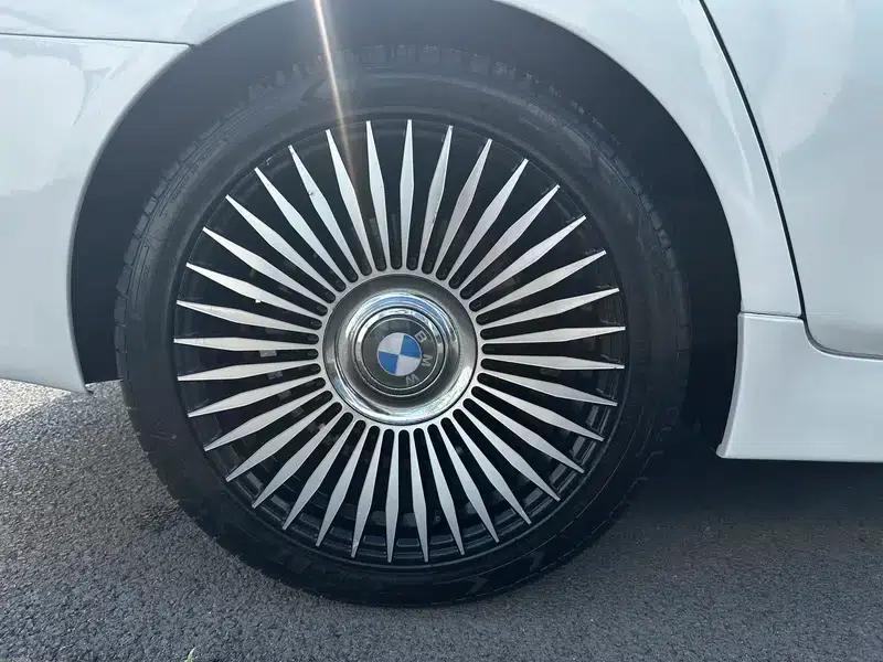 BMW 5 Series 2017 525Li Leading Edition — миниатюра 10