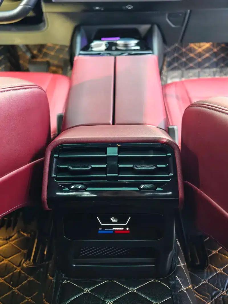 2024 BMW 5 Series 525Li M Sport Package — миниатюра 11