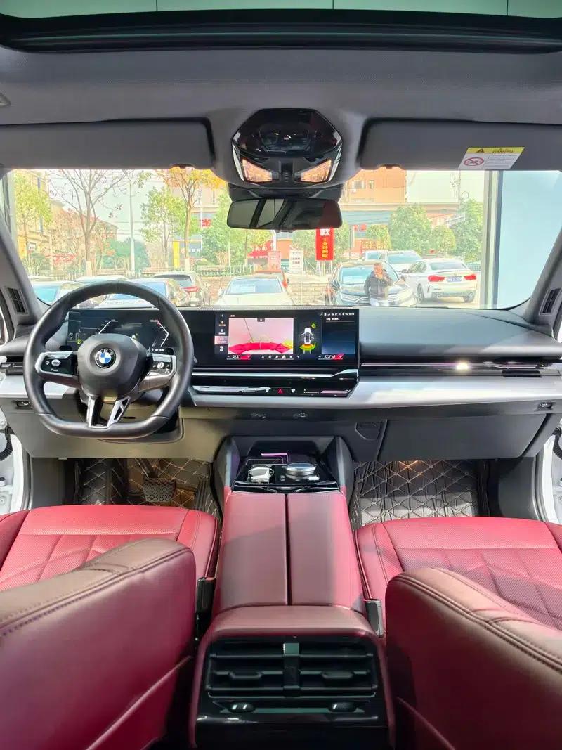 2024 BMW 5 Series 525Li M Sport Package — миниатюра 13