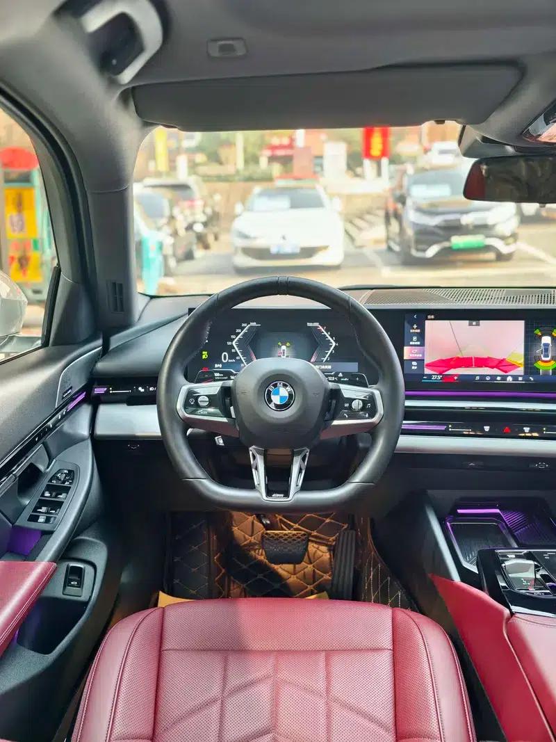 2024 BMW 5 Series 525Li M Sport Package — миниатюра 15