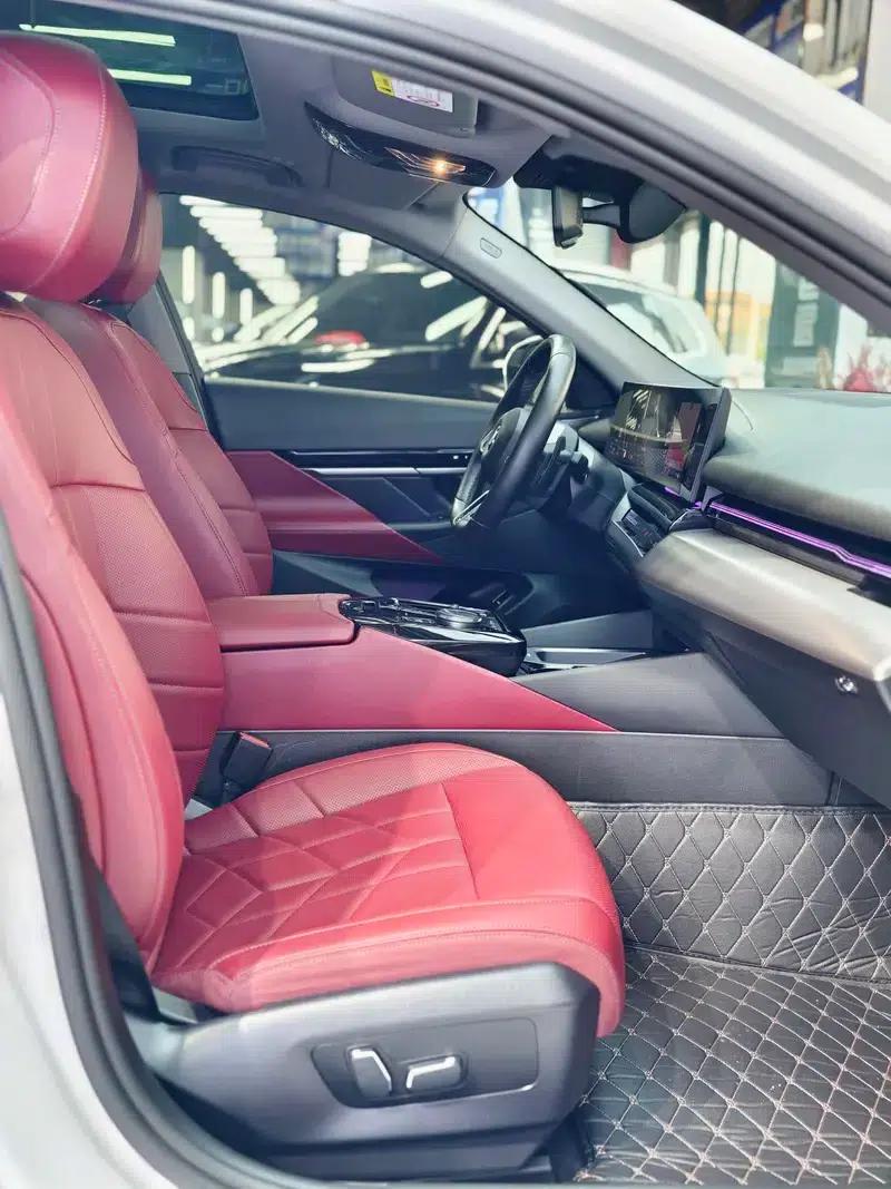 2024 BMW 5 Series 525Li M Sport Package — миниатюра 16