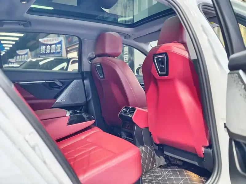 2024 BMW 5 Series 525Li M Sport Package — миниатюра 18