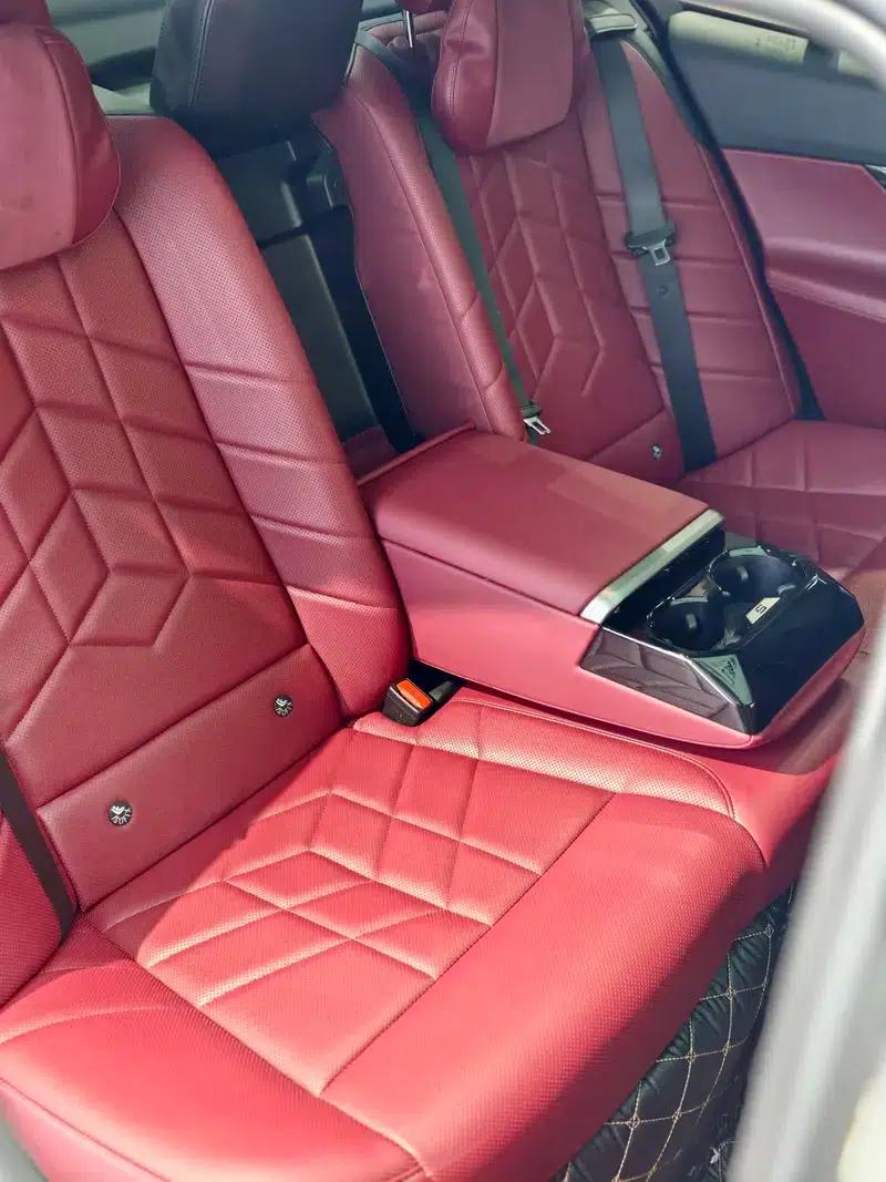 2024 BMW 5 Series 525Li M Sport Package — миниатюра 19