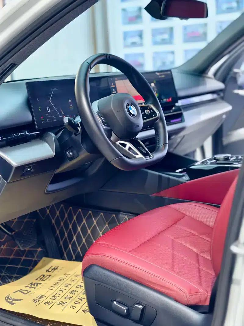2024 BMW 5 Series 525Li M Sport Package — миниатюра 8