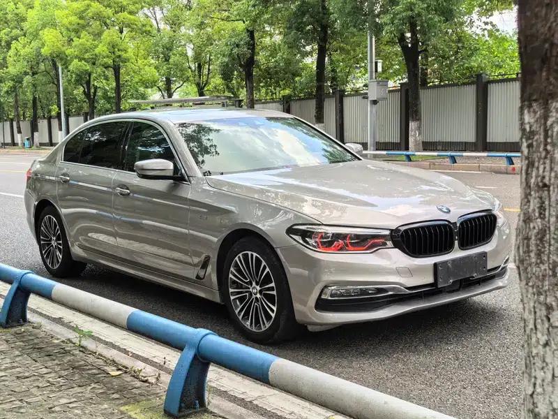 2018 BMW 5 Series 540Li Executive Edition — миниатюра 3