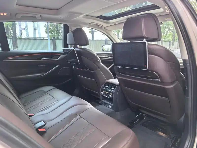 2018 BMW 5 Series 540Li Executive Edition — миниатюра 8