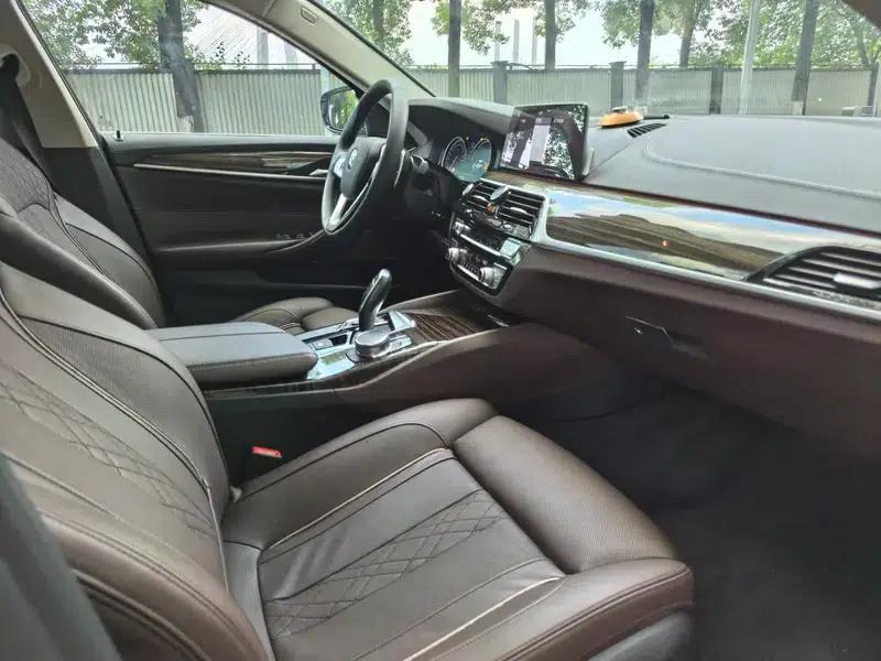 2018 BMW 5 Series 540Li Executive Edition — миниатюра 9