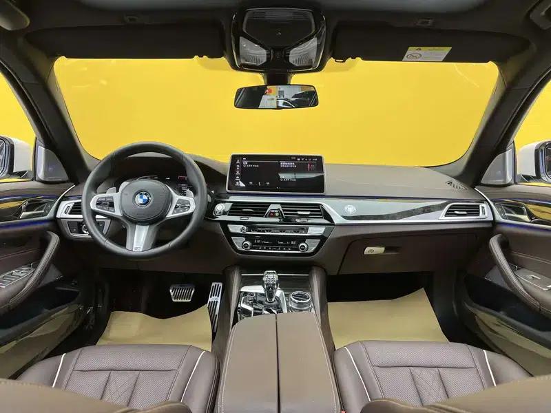 2022 BMW 5 Series 530Li xDrive M Sport Package — миниатюра 27