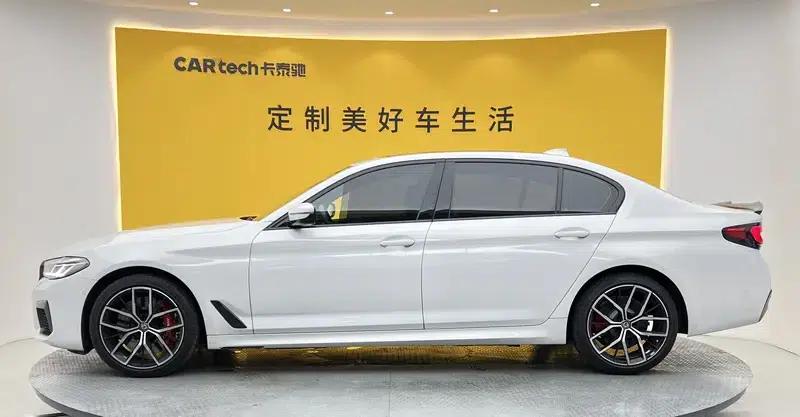 2022 BMW 5 Series 530Li xDrive M Sport Package — миниатюра 4