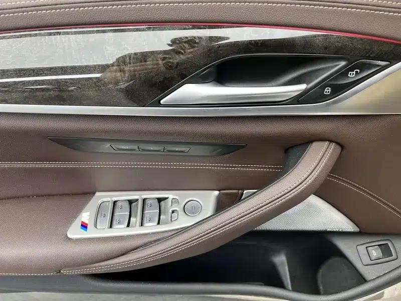 2022 BMW 5 Series 530Li xDrive M Sport Package — миниатюра 32