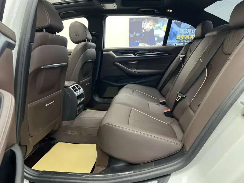 2022 BMW 5 Series 530Li xDrive M Sport Package — миниатюра 33