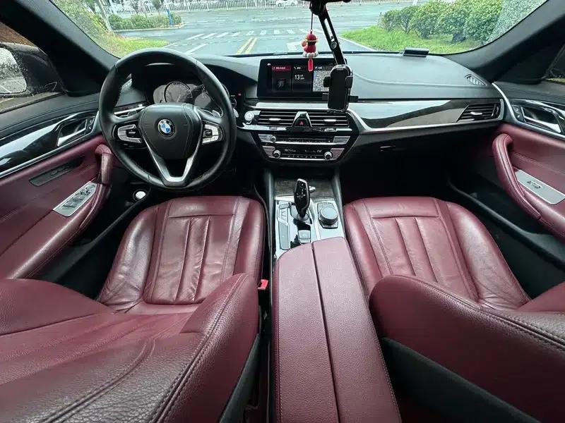 2018 BMW 5 Series 530Li Leading Edition M Sport Package — миниатюра 7