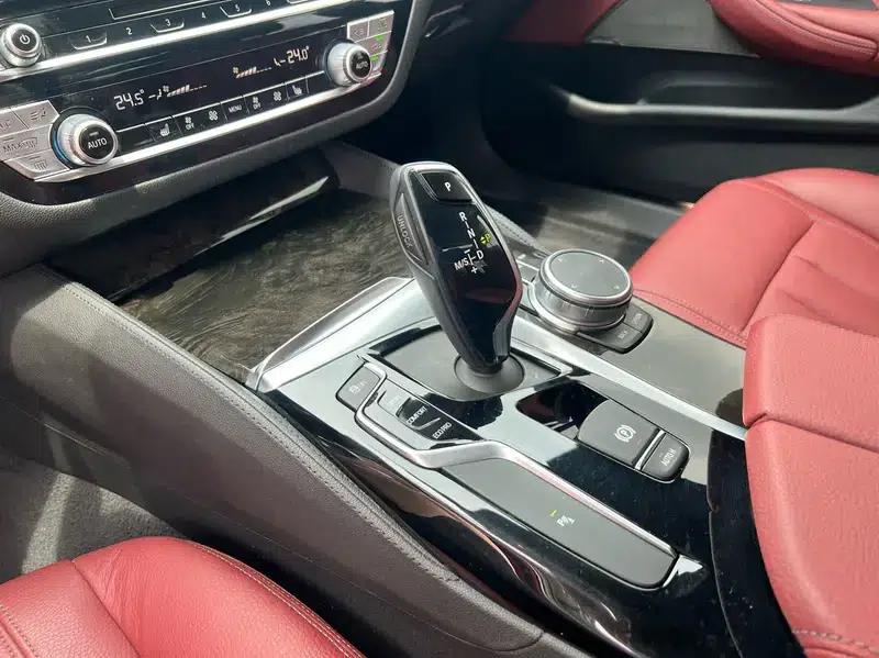 2019 BMW 5 Series Facelift 530Li Leading Edition M Sport Package — миниатюра 18