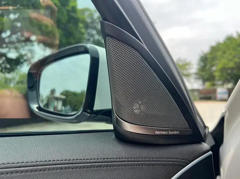 2019 BMW 5 Series Facelift 530Li Leading Edition M Sport Package — миниатюра 9