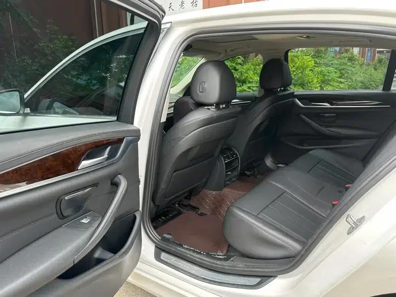 2018 BMW 5 Series 525Li Luxury Package — миниатюра 12
