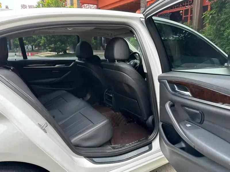 2018 BMW 5 Series 525Li Luxury Package — миниатюра 13