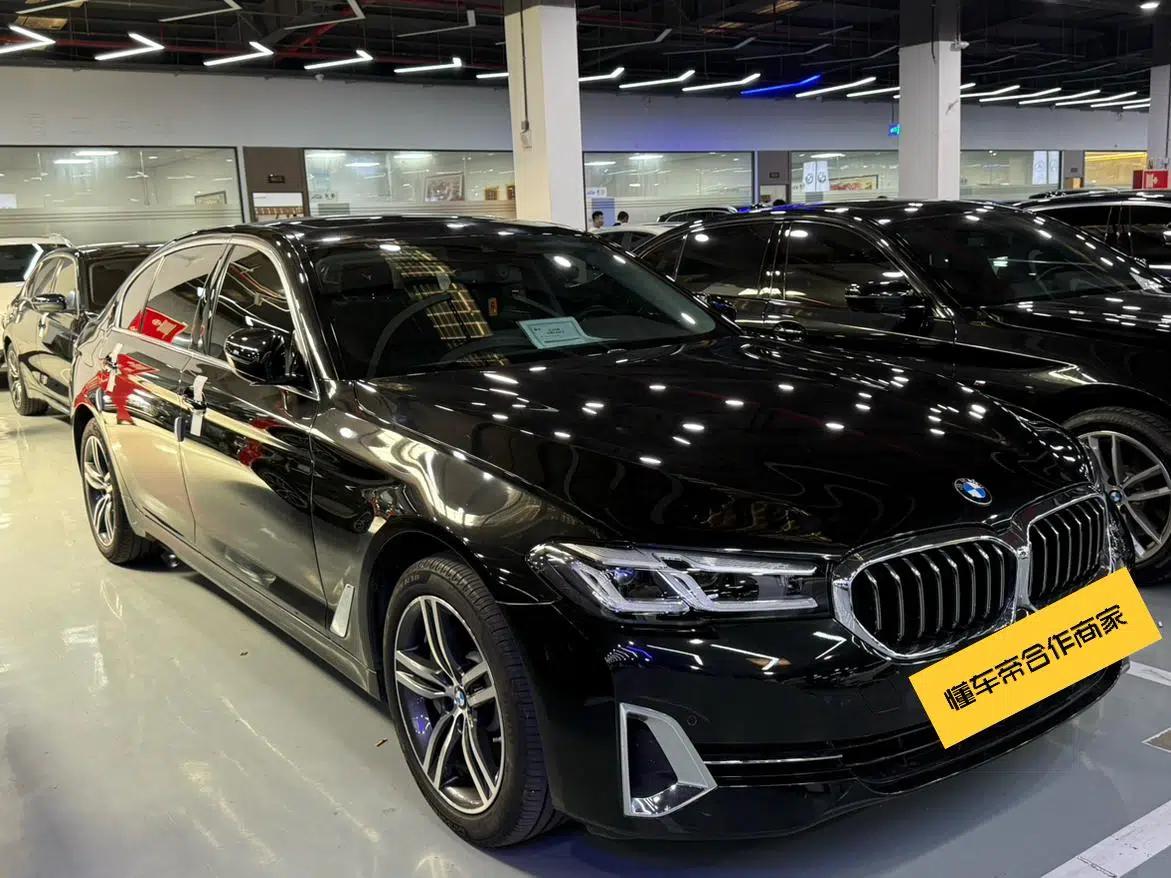 2023 BMW 5 Series 530Li Leading Edition M Sport Package — миниатюра 2