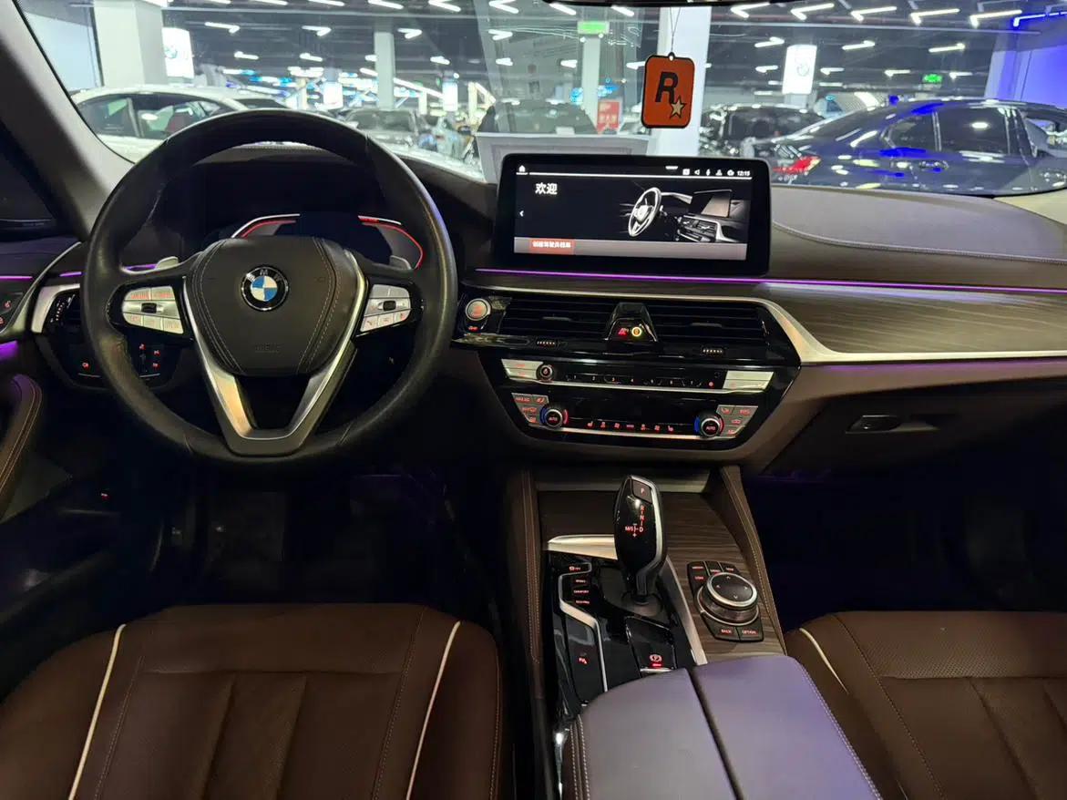 2023 BMW 5 Series 530Li Leading Edition M Sport Package — миниатюра 12