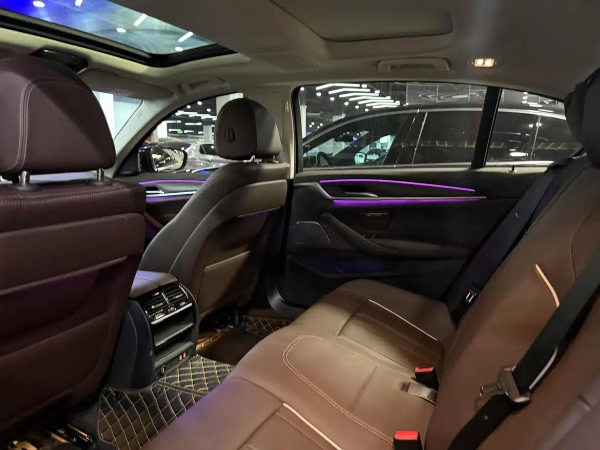 2023 BMW 5 Series 530Li Leading Edition M Sport Package — миниатюра 4