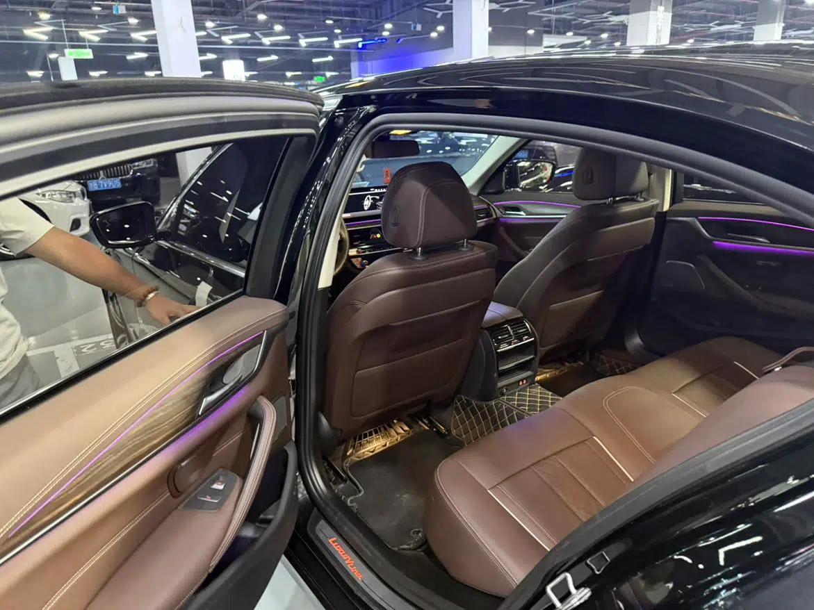 2023 BMW 5 Series 530Li Leading Edition M Sport Package — миниатюра 5