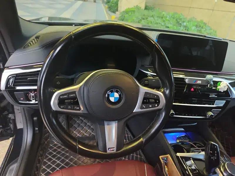 2021 BMW 5 Series 525Li M Sport Package — миниатюра 11