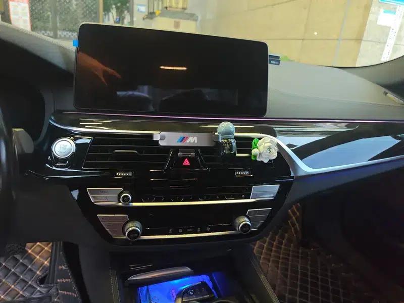 2021 BMW 5 Series 525Li M Sport Package — миниатюра 12
