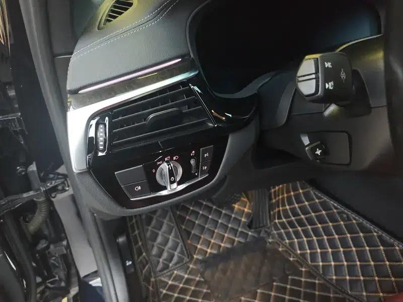 2021 BMW 5 Series 525Li M Sport Package — миниатюра 13