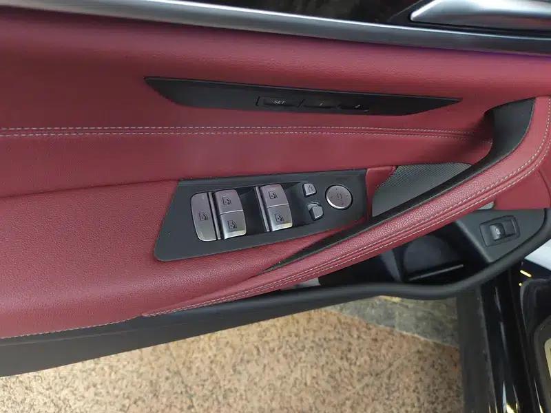 2021 BMW 5 Series 525Li M Sport Package — миниатюра 15