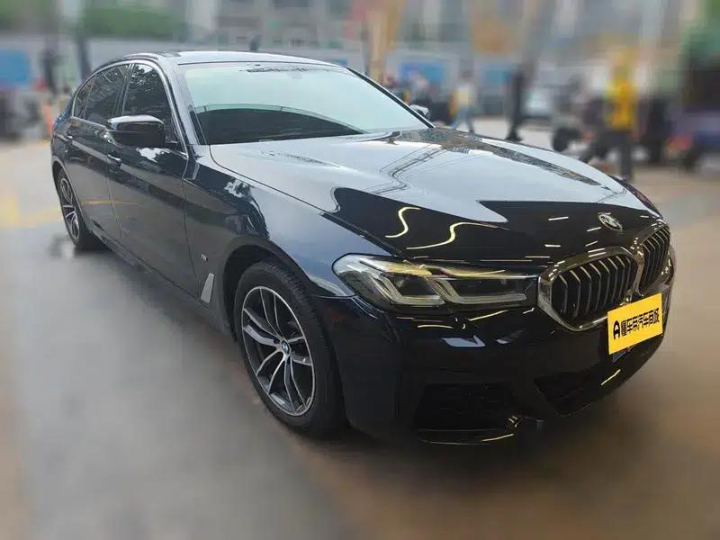 2021 BMW 5 Series 525Li M Sport Package — миниатюра 3