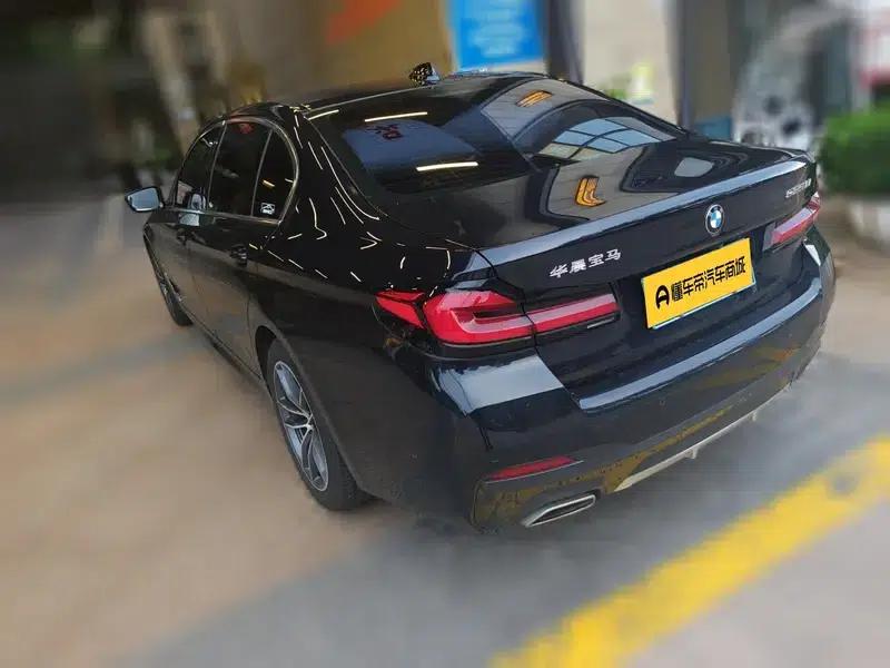 2021 BMW 5 Series 525Li M Sport Package — миниатюра 6