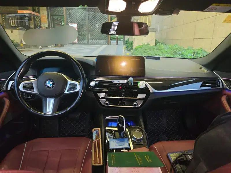 2021 BMW 5 Series 525Li M Sport Package — миниатюра 10