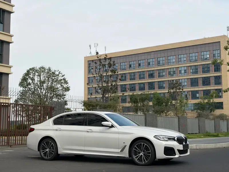 2023 BMW 5 Series 530Li Leading Edition M Sport Package — миниатюра 6