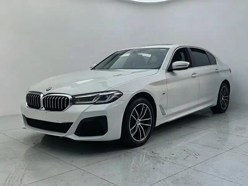 2022 BMW 5 Series 525Li M Sport Package — миниатюра 1