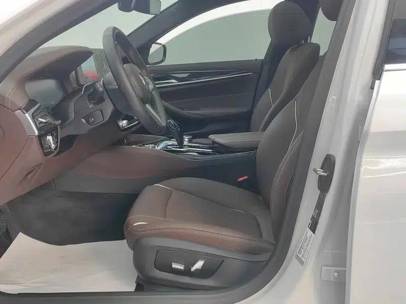 2022 BMW 5 Series 525Li M Sport Package — миниатюра 15