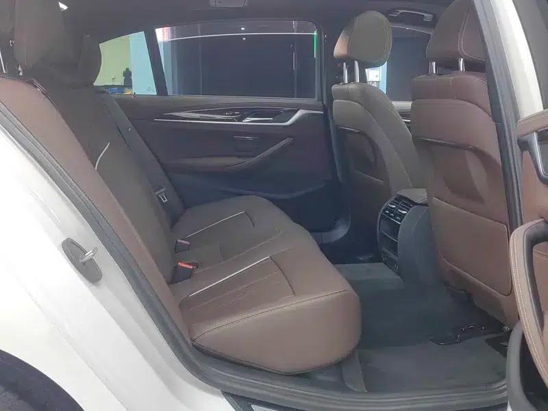 2022 BMW 5 Series 525Li M Sport Package — миниатюра 18