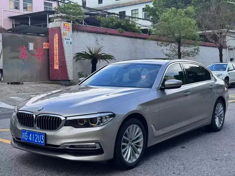 2018 BMW 5 Series 530Li Leading Luxury Package — миниатюра 1