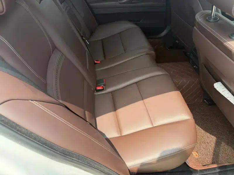 2017 BMW 5 Series 525Li Luxury Design Package — миниатюра 9