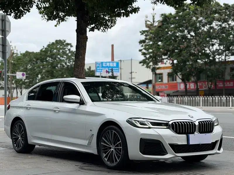 2023 BMW 5 Series 530Li Leading Luxury Package — миниатюра 3