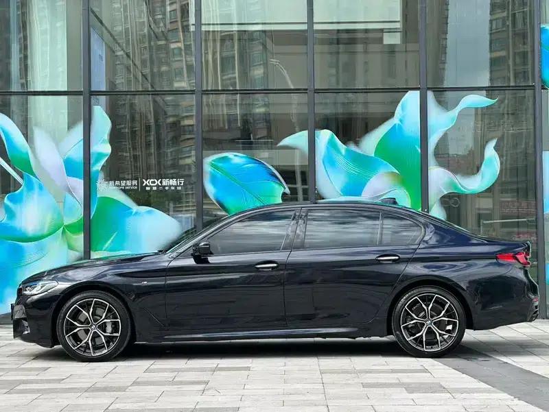 2018 BMW 5 Series 530Li Leading Edition M Sport Package — миниатюра 3