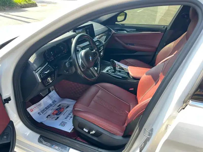 2022 BMW 5 Series 525Li M Sport Package — миниатюра 17