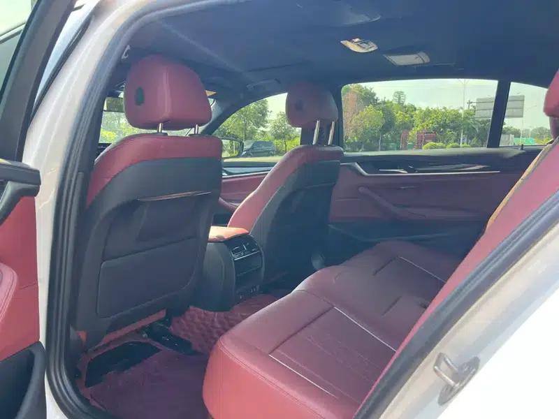 2022 BMW 5 Series 525Li M Sport Package — миниатюра 18