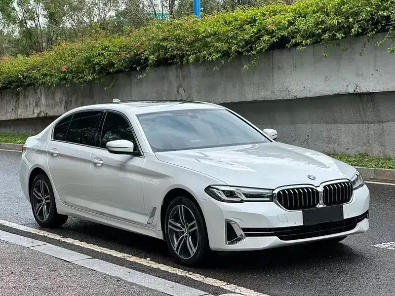 2023 BMW 5 Series 530Li Leading Luxury Package — миниатюра 3