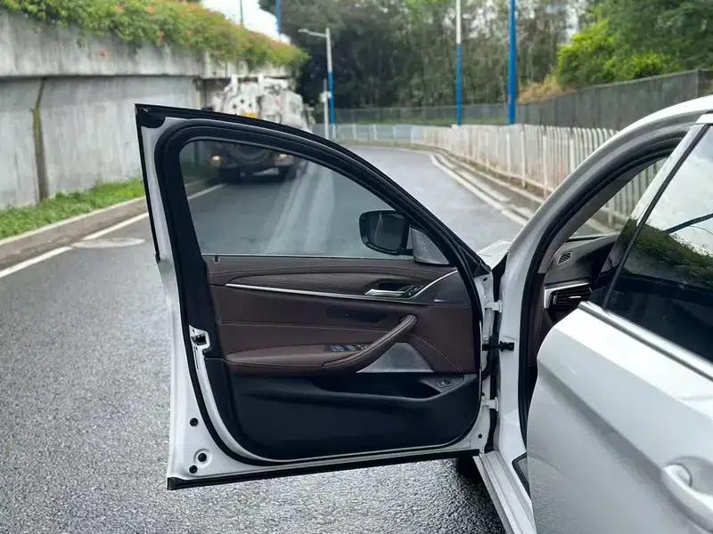 2023 BMW 5 Series 530Li Leading Luxury Package — миниатюра 21