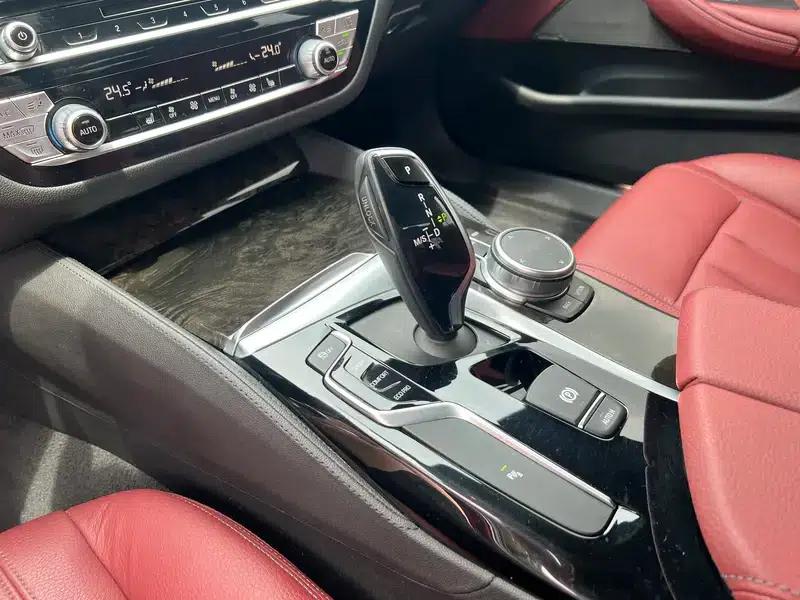2019 BMW 5 Series 530Li Leading Edition M Sport Package — миниатюра 15