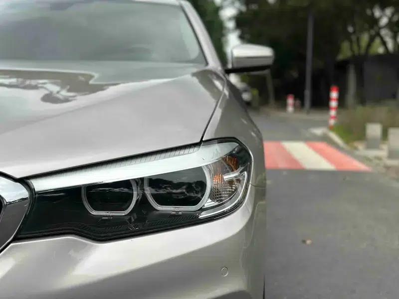 2019 BMW 5 Series 525Li Luxury Package — миниатюра 9