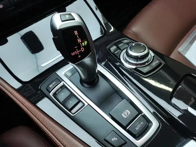 2014 BMW 5 Series 520Li Elegant Edition — миниатюра 8