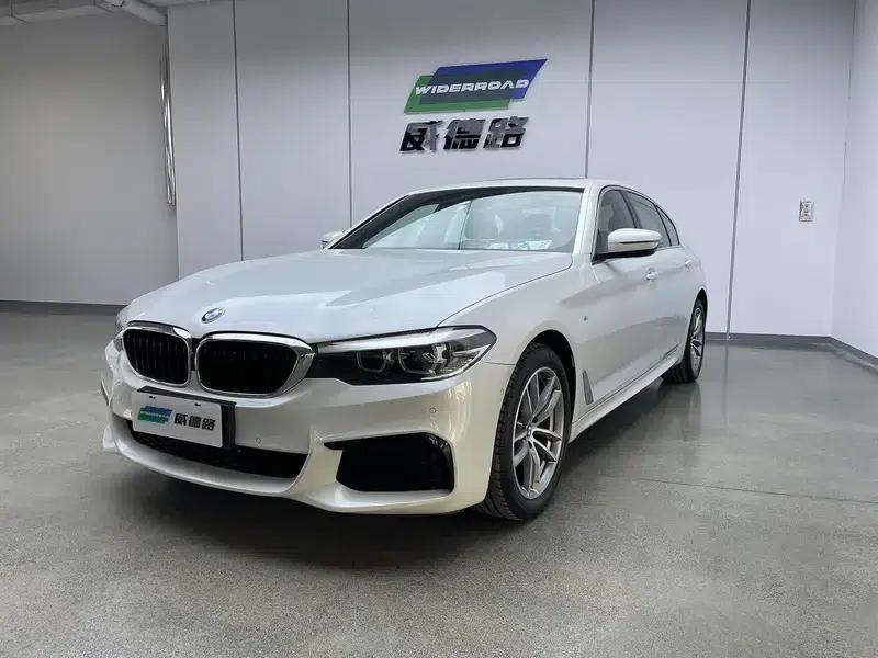 2020 BMW 5 Series 525Li M Sport Package — миниатюра 1