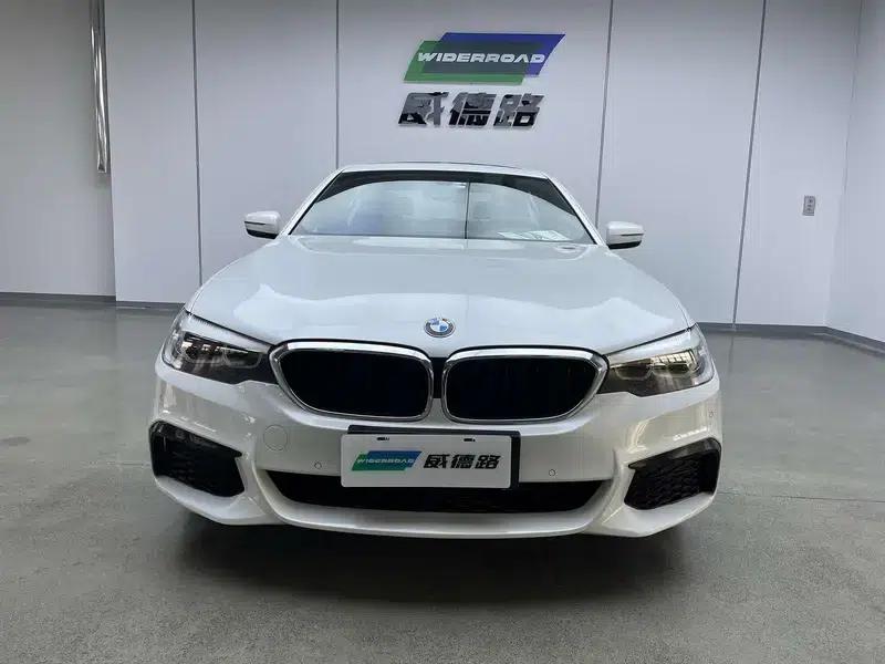 2020 BMW 5 Series 525Li M Sport Package — миниатюра 2