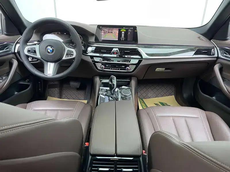 2020 BMW 5 Series 525Li M Sport Package — миниатюра 20