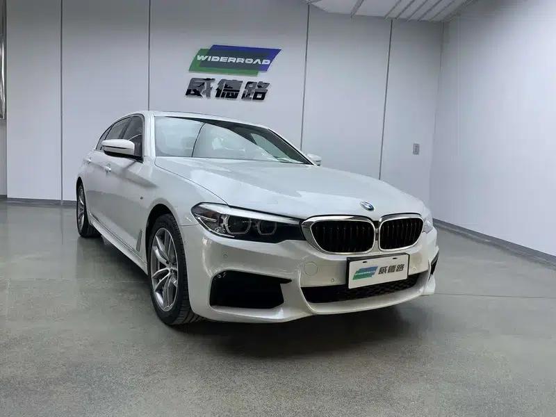 2020 BMW 5 Series 525Li M Sport Package — миниатюра 3